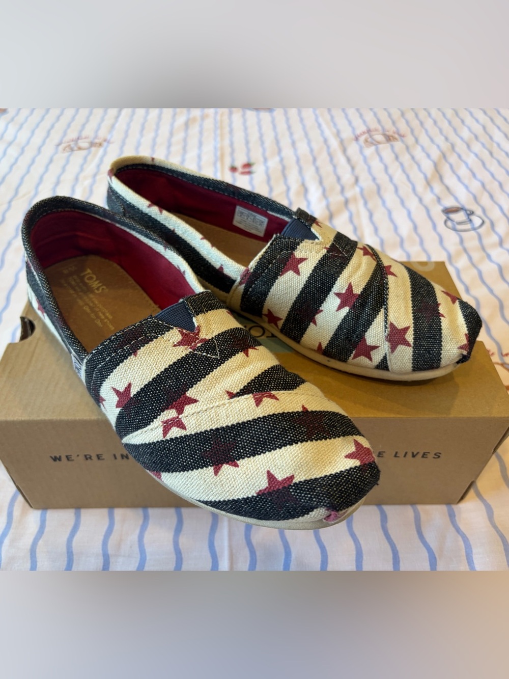 Toms Slip-On Stars and Stripes Shoes 🇺🇸✨
